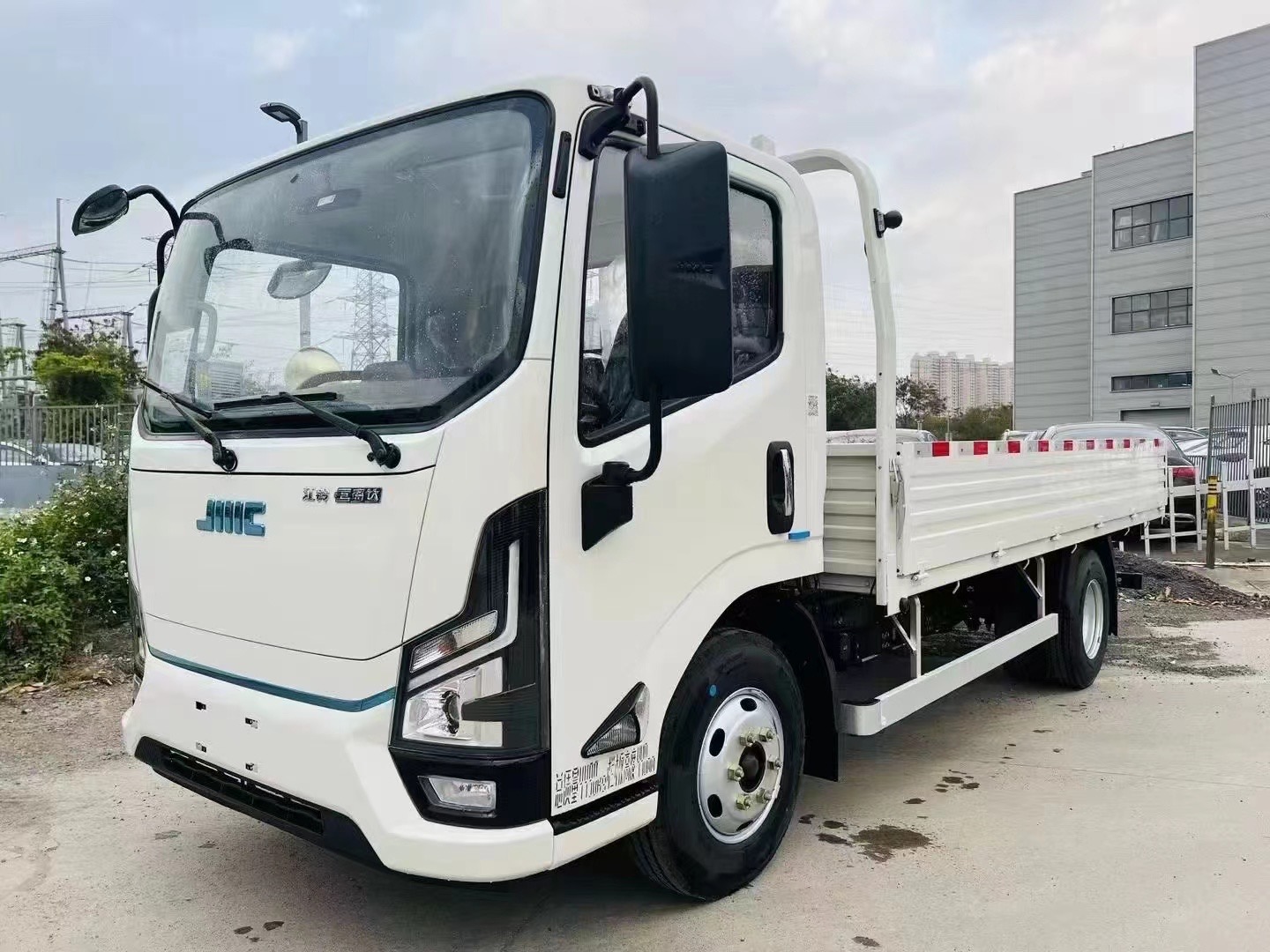 江铃E路达新能源4米2货车